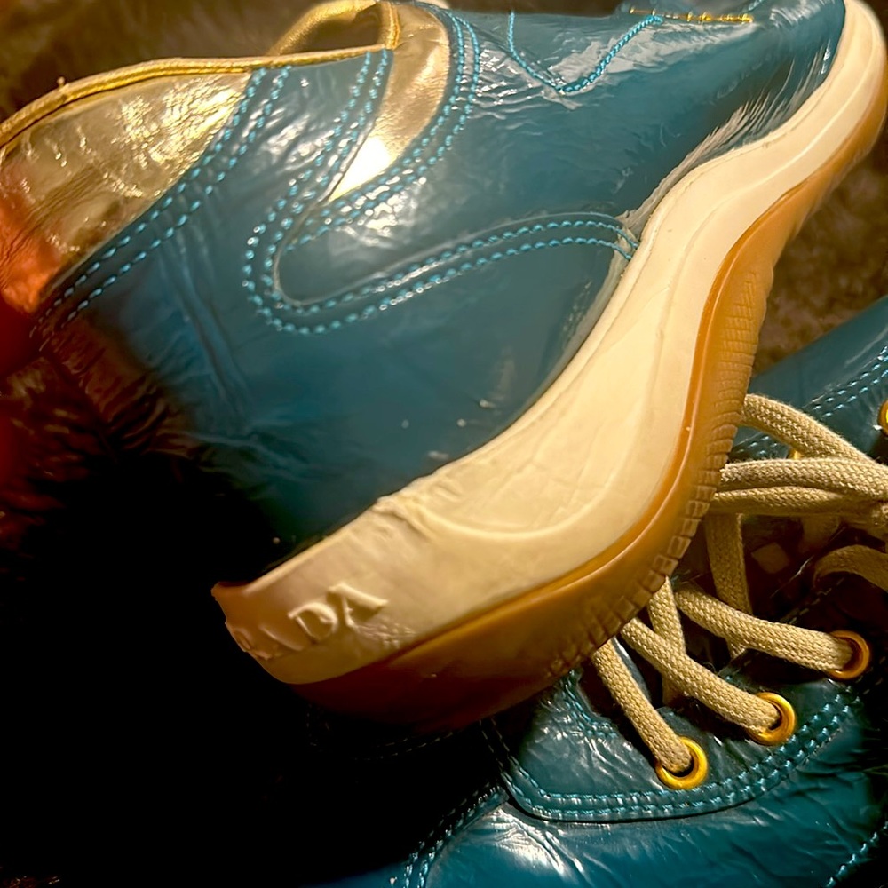Prada - Picture 10 of 12